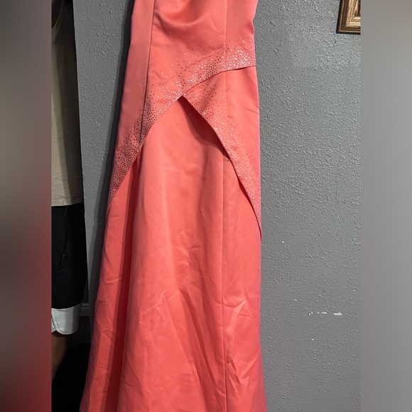 Coral prom dress with back ties. Morgan and Co Prom Dress, lightly used. - Picture 2 of 4